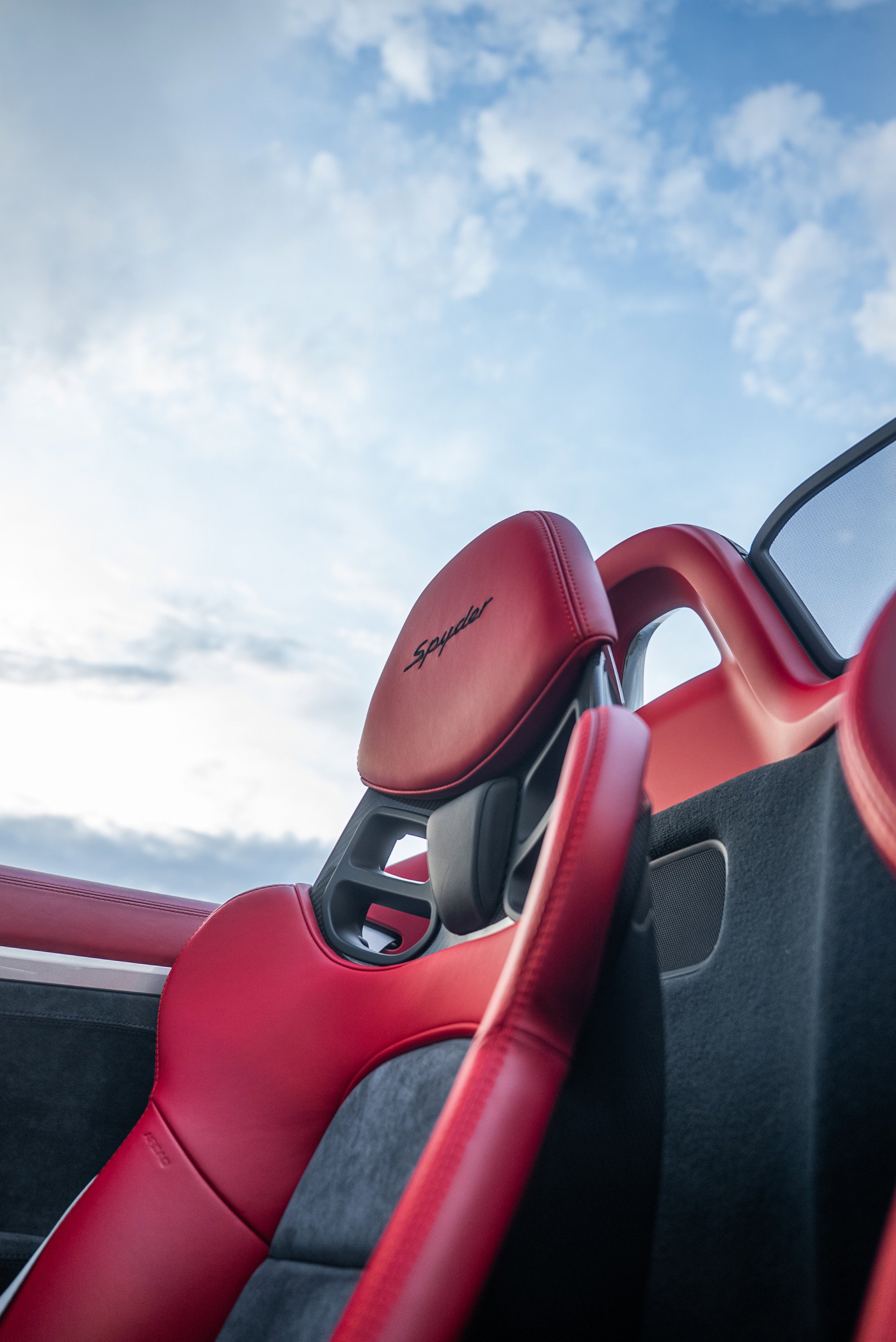 Used 2016 Porsche Boxster Spyder image 27