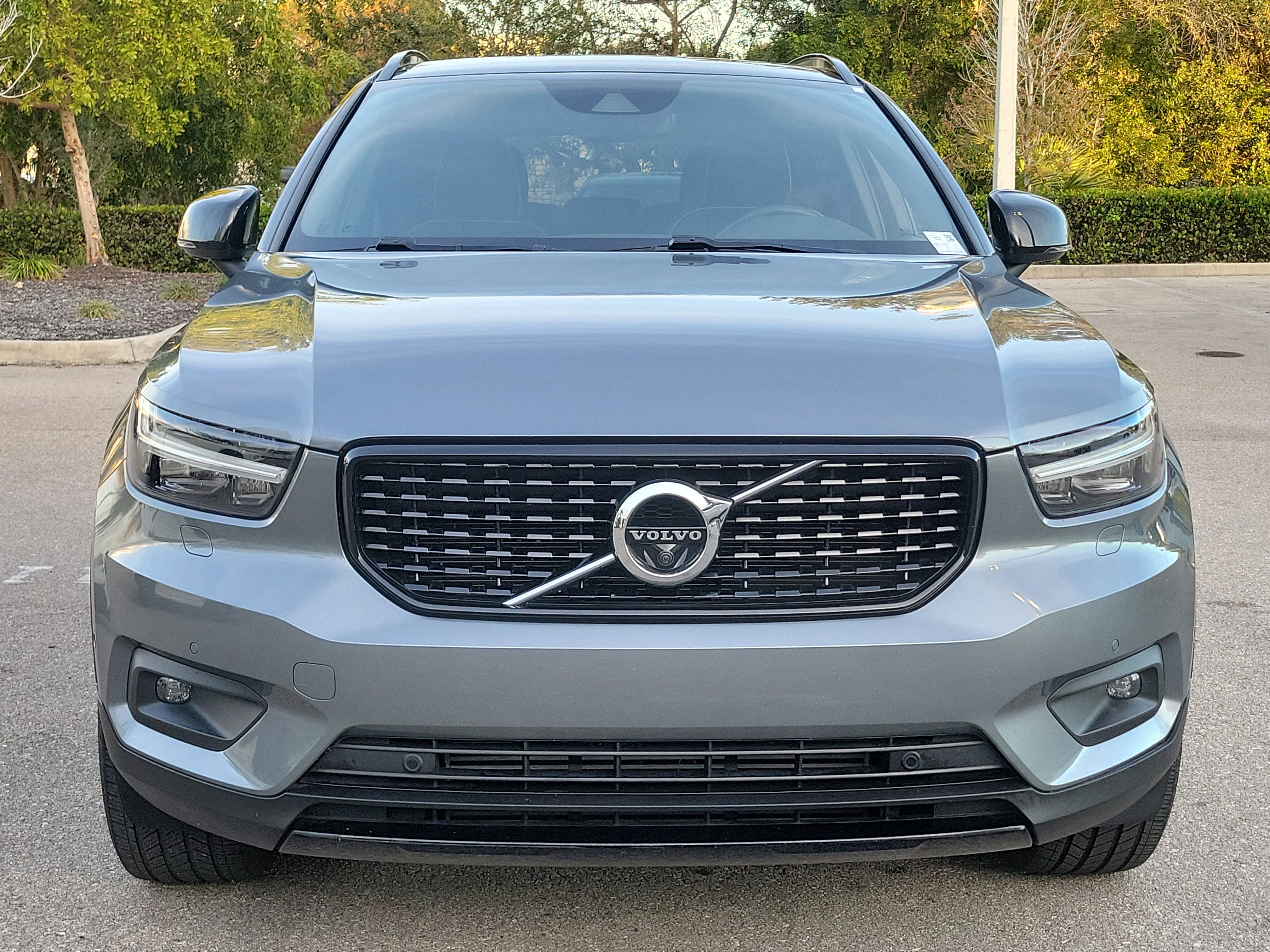 Used 2019 Volvo XC40 T5 R-Design video 2