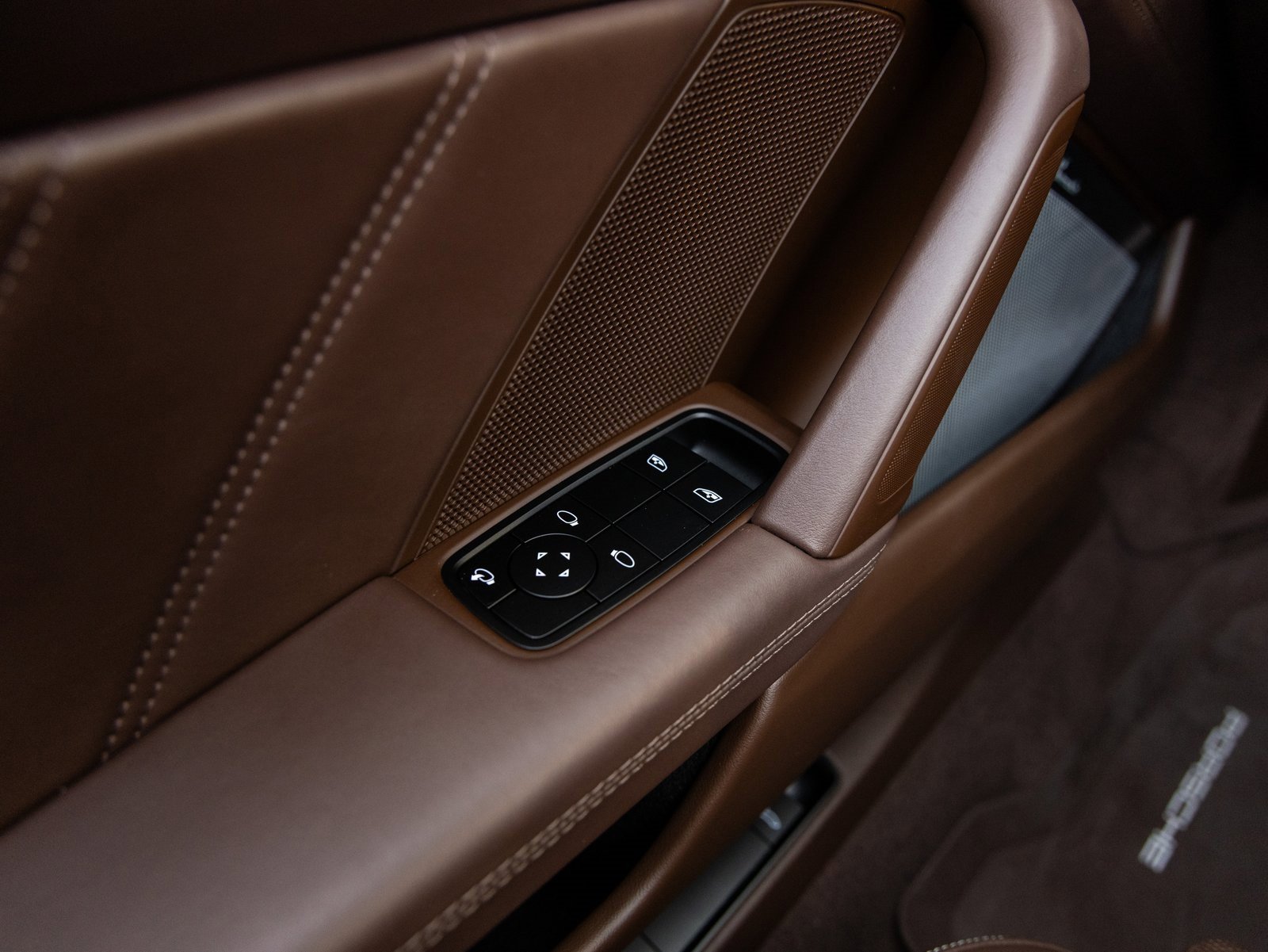 Used 2024 Porsche 911 Targa 4S w/ Premium Package image 23