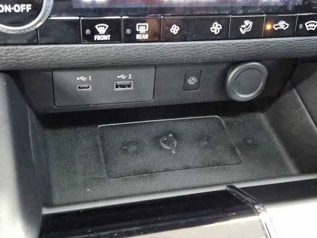 Used 2023 Mitsubishi Outlander 4WD Plug-In Hybrid image 32