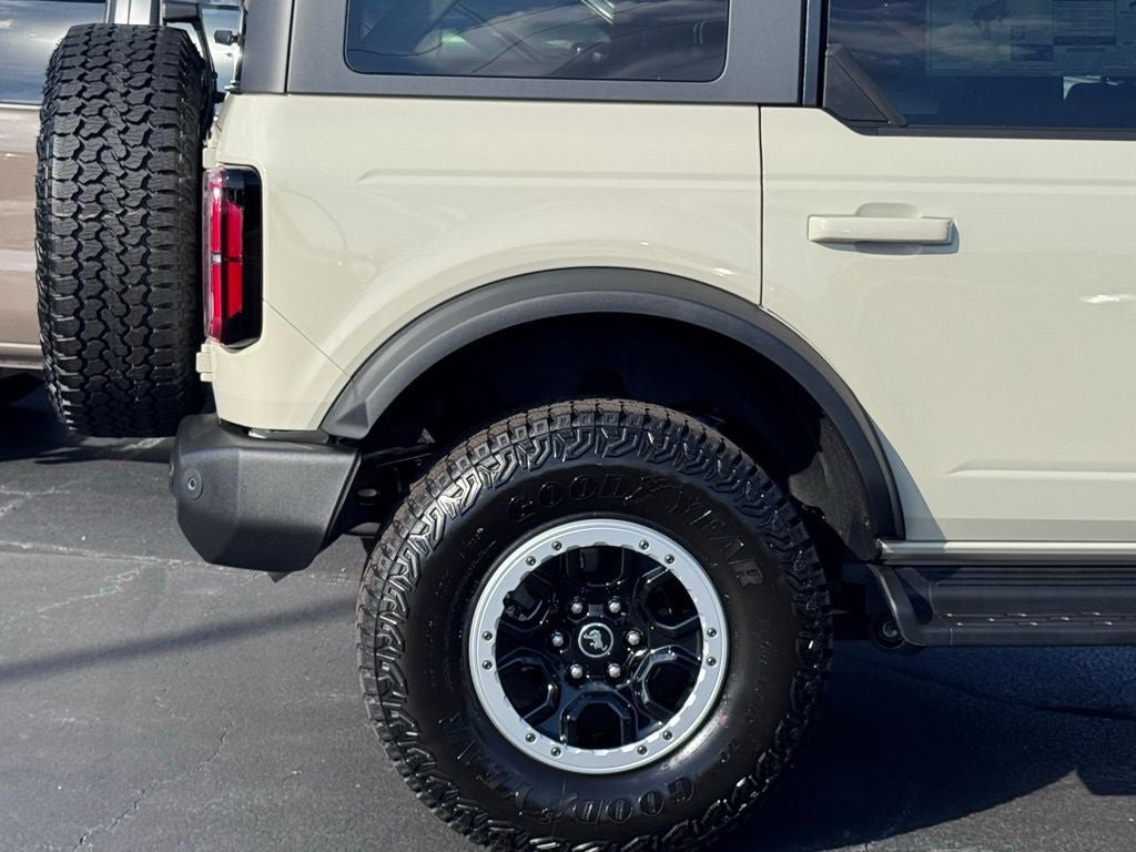 New 2025 Ford Bronco Outer Banks w/ Sasquatch Package AWD/4WD image 45