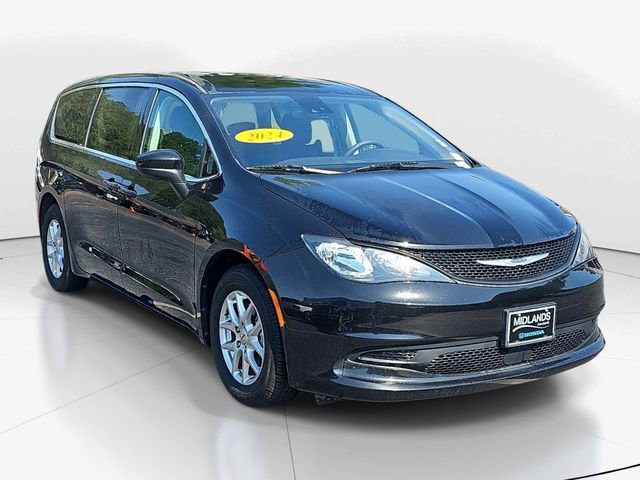 Used 2024 Chrysler Voyager LX FWD image 1