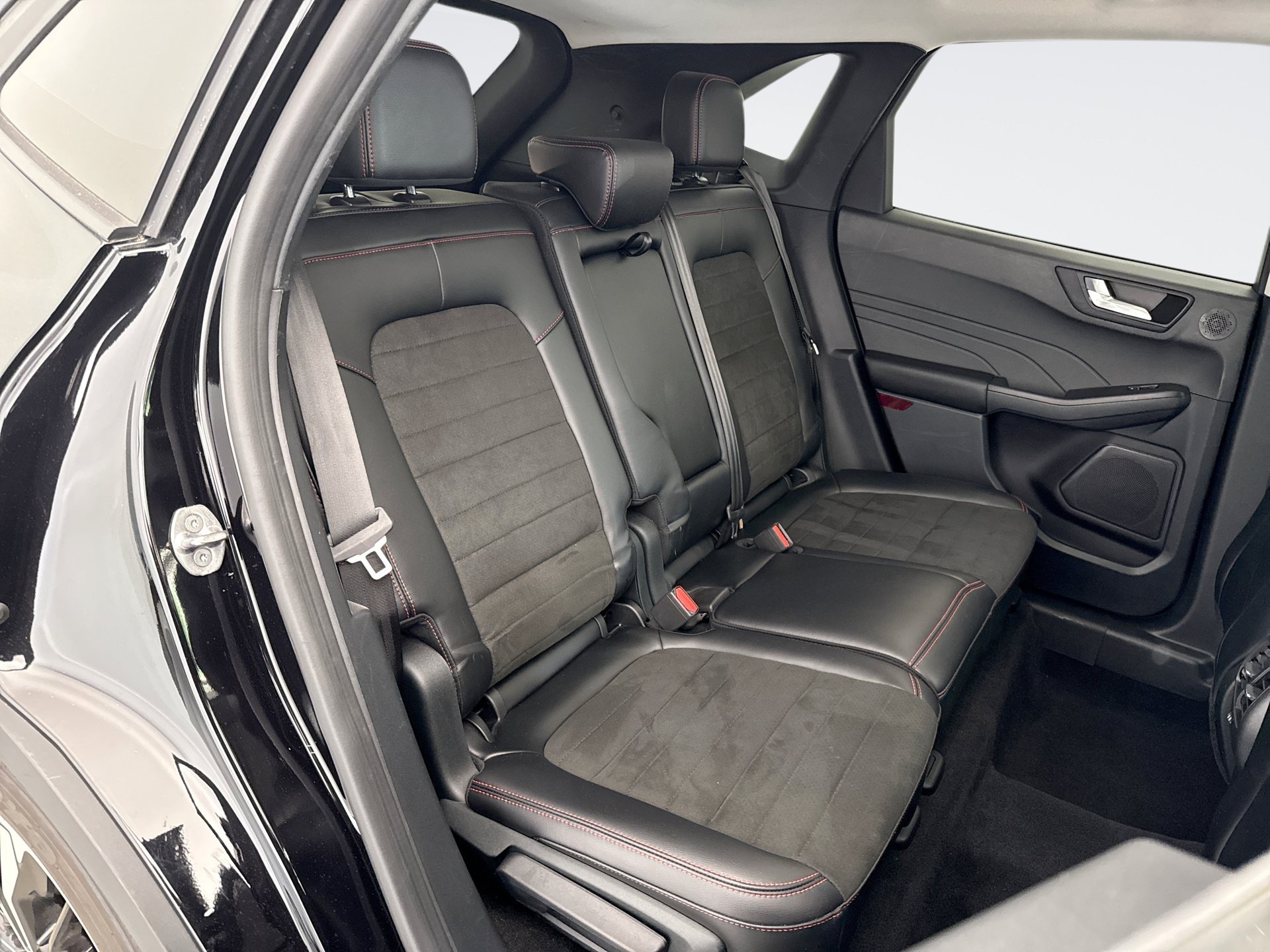 Used 2022 Ford Escape SEL w/ SEL Stealth AWD Package image 18