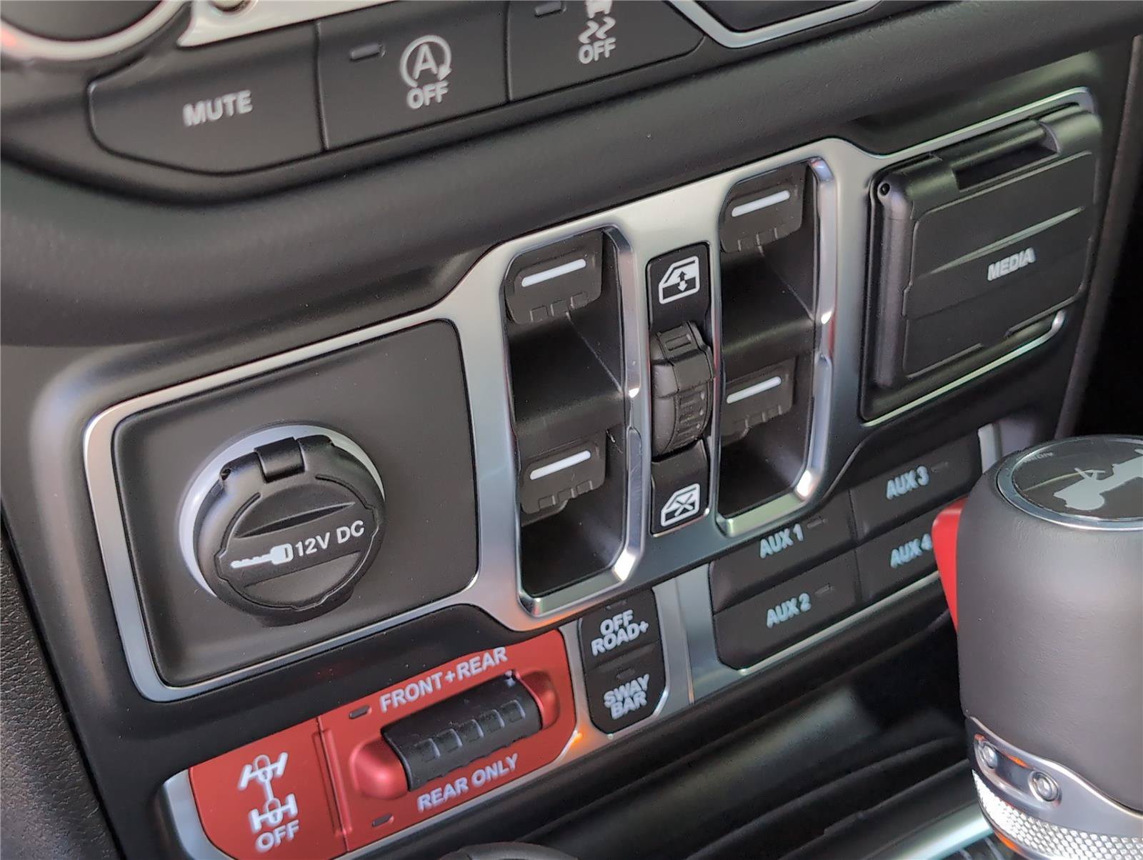 New 2026 Jeep Wrangler Unlimited Rubicon AWD/4WD image 23