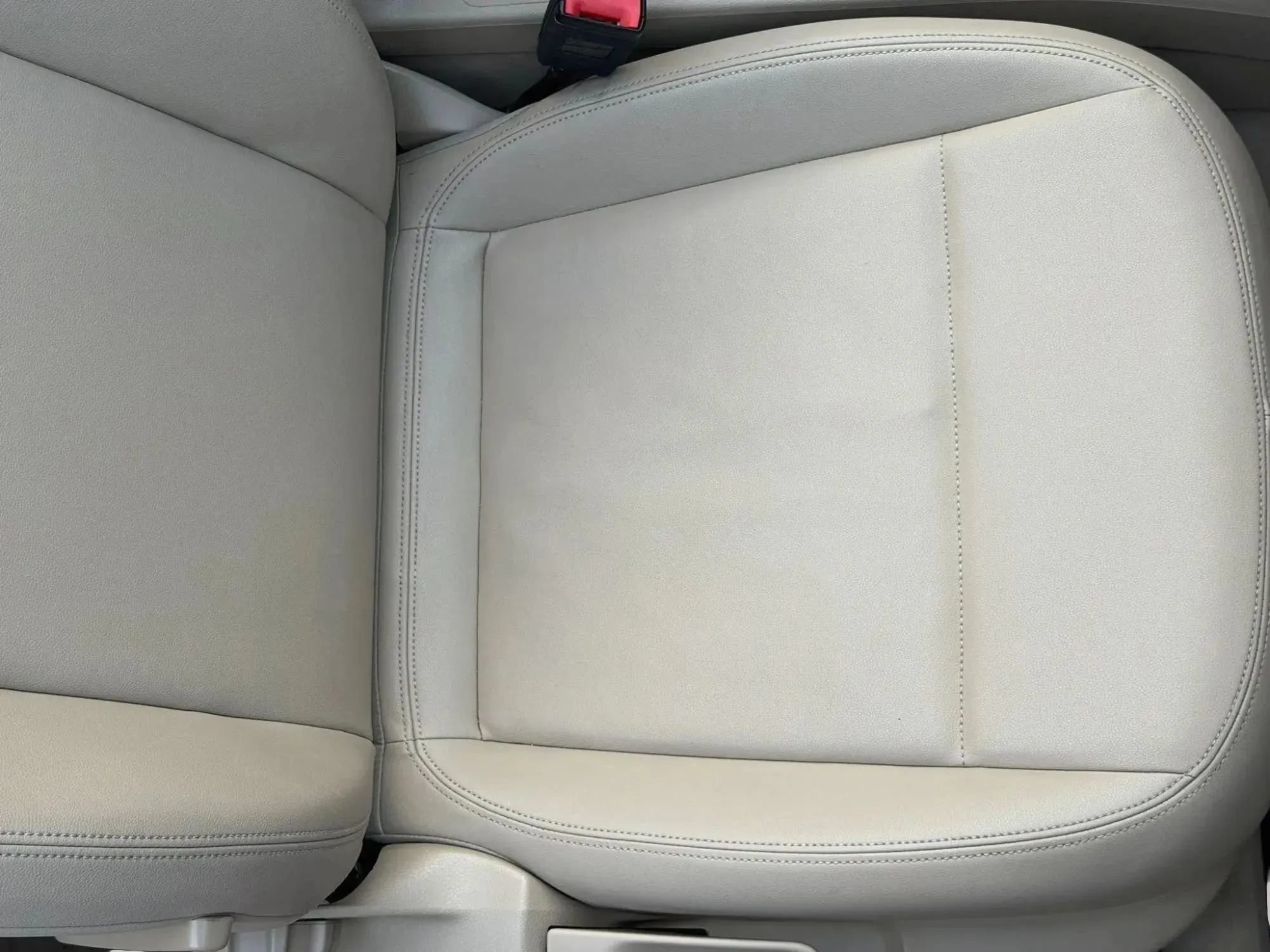 Used 2013 Volkswagen Beetle TDI FWD image 14