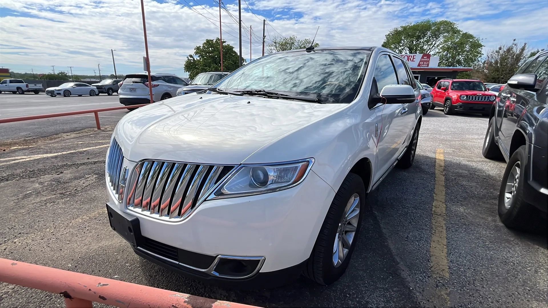 Used 2013 Lincoln MKX AWD image 2