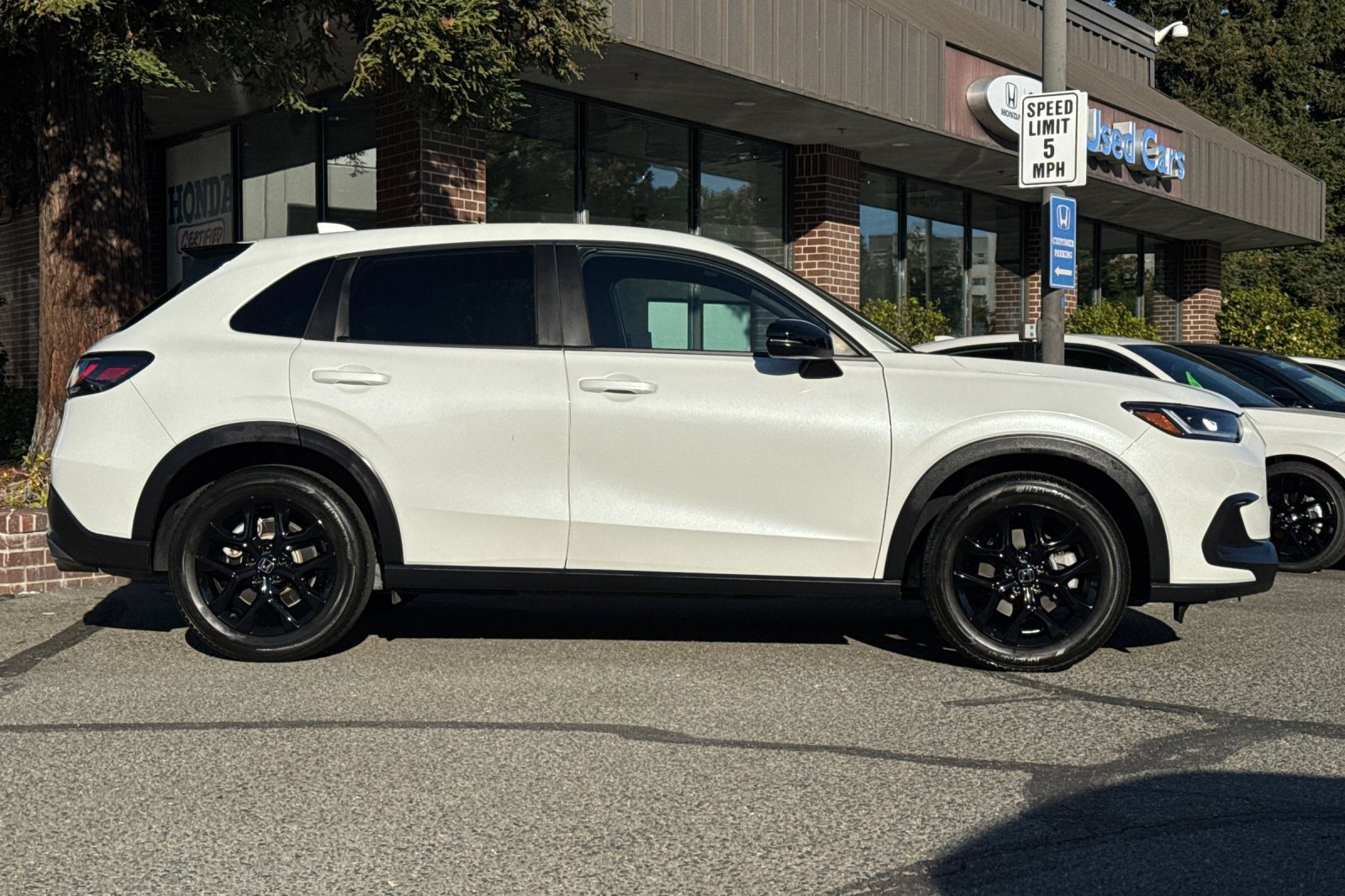 Used 2024 Honda HR-V Sport image 3
