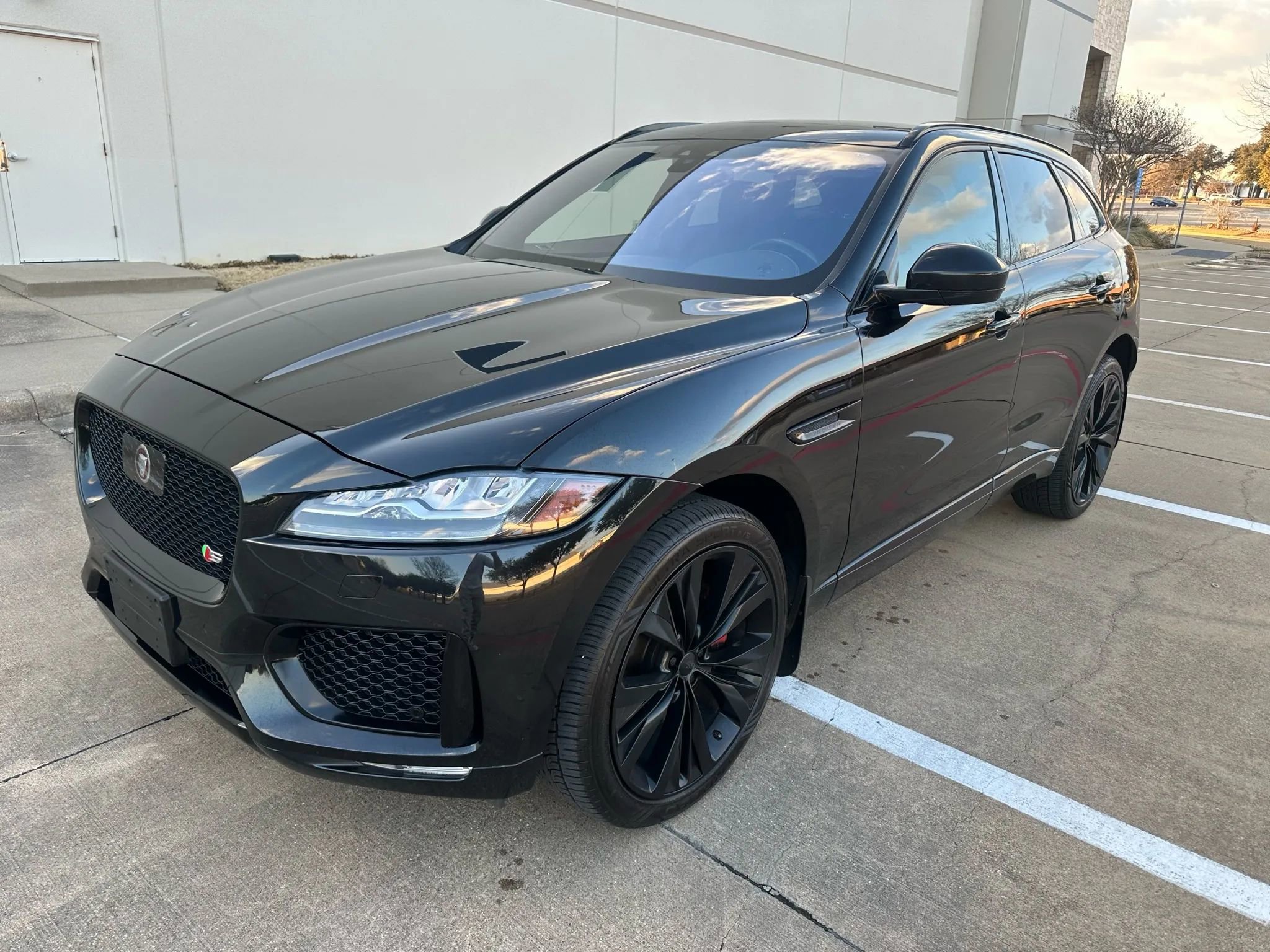 Used 2019 Jaguar F-PACE S AWD/4WD image 1