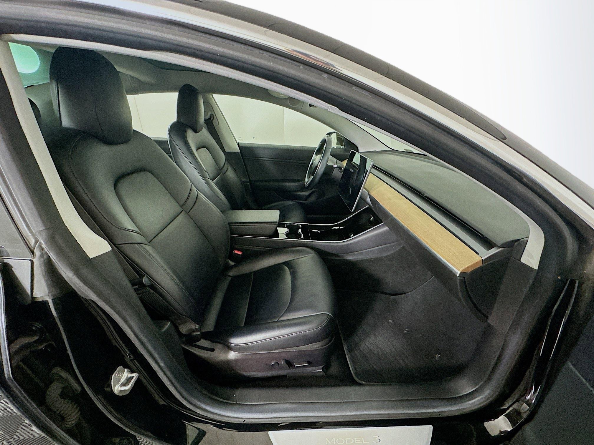 Used 2018 Tesla Model 3 Long Range image 29