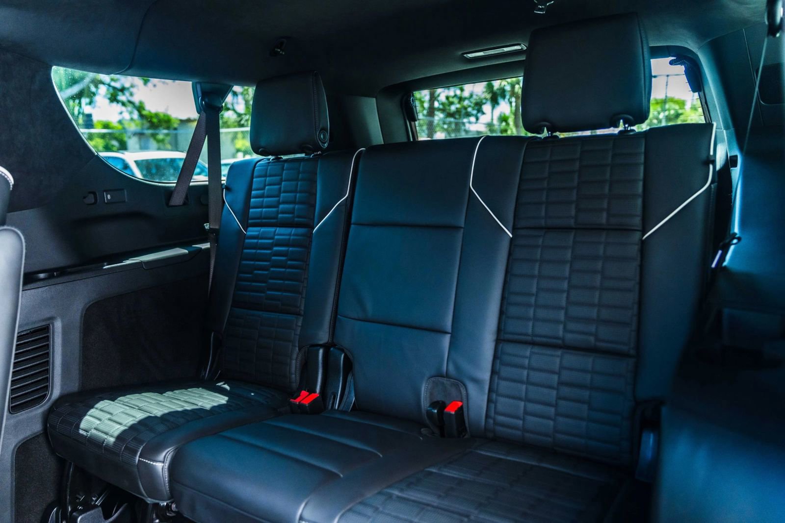 Used 2026 Cadillac Escalade ESV V w/ LPO, ONYX Package image 25