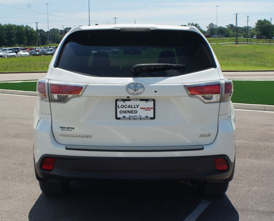 Used 2015 Toyota Highlander XLE FWD image 3