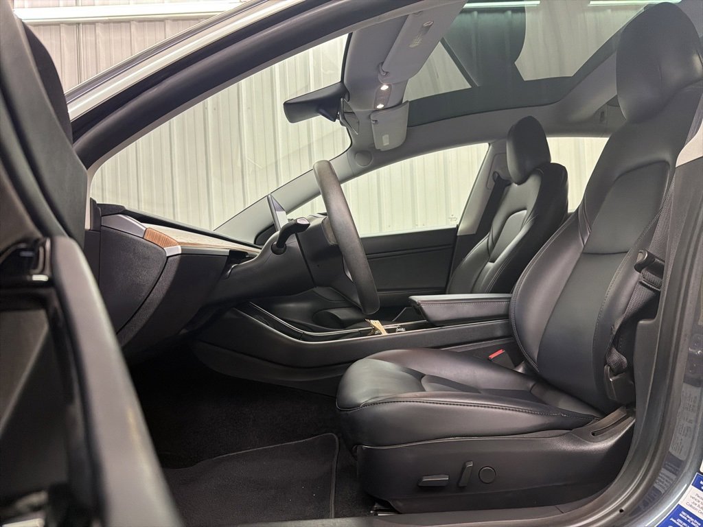 Used 2020 Tesla Model 3 Long Range image 9