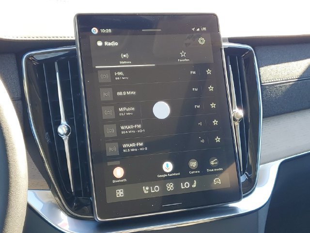 New 2027 Volvo XC90 B6 Plus AWD/4WD image 28