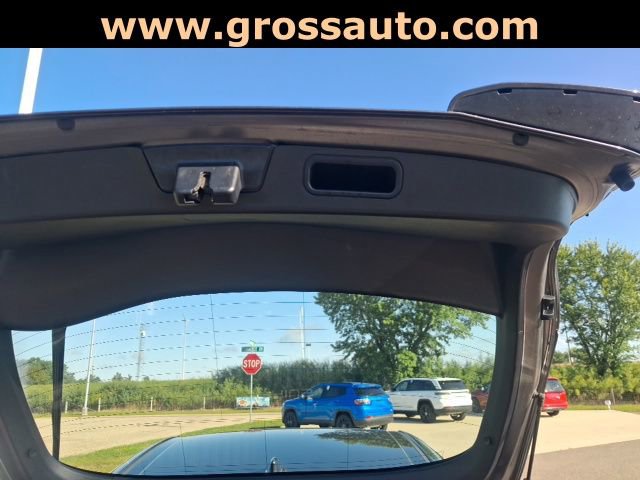 Used 2017 Toyota Prius Two image 18