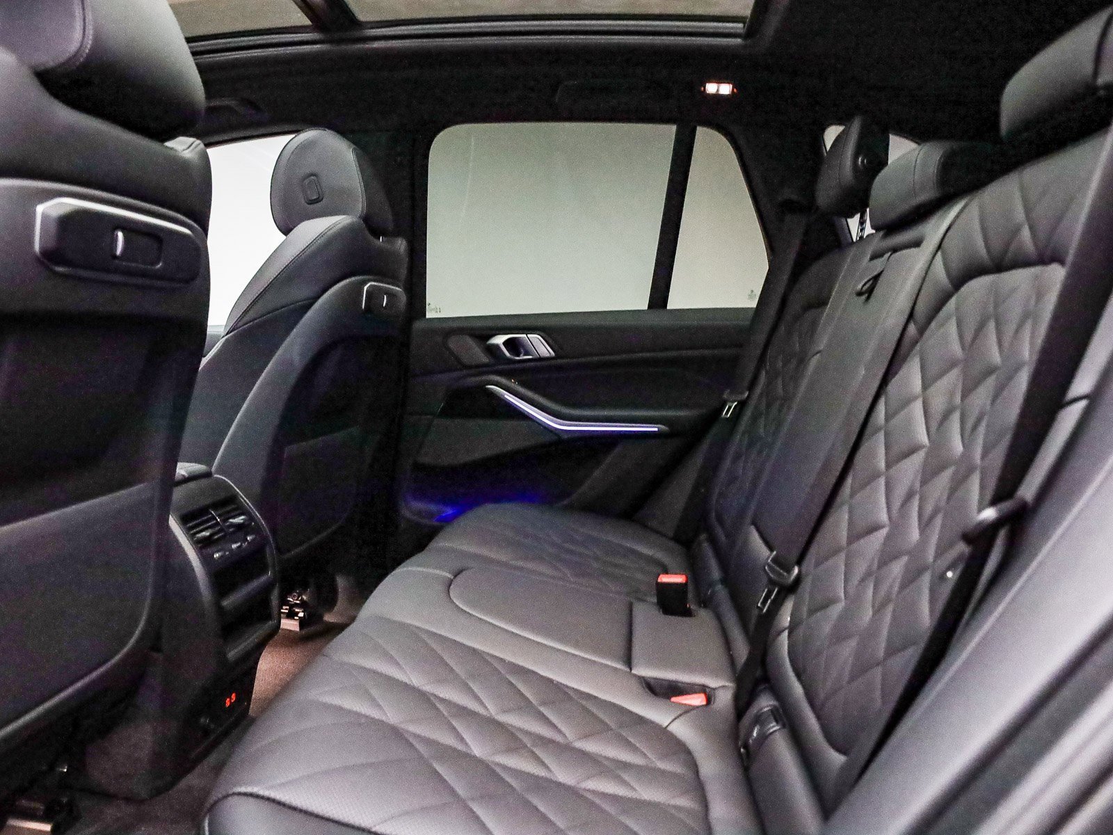 Used 2026 BMW X5 xDrive50e w/ M Sport Package image 20