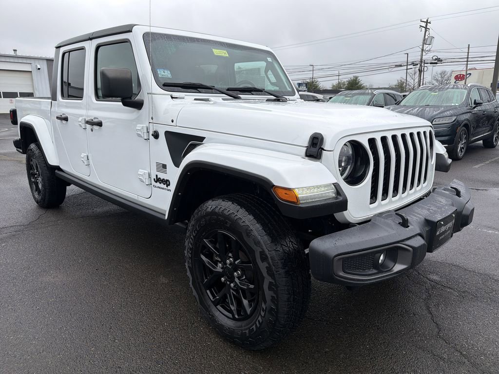 Used 2023 Jeep Gladiator Sport AWD/4WD image 7