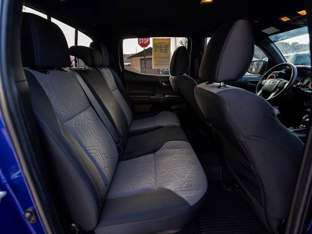 Used 2023 Toyota Tacoma TRD Off-Road w/ Technology Package image 29