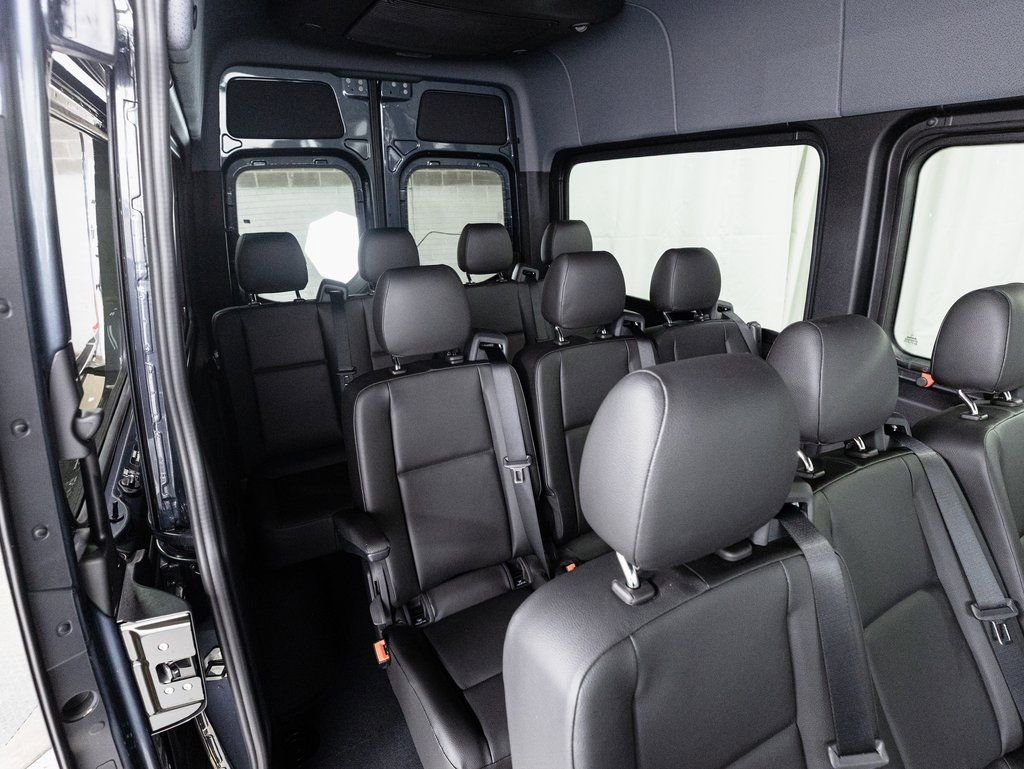 Used 2025 Mercedes-Benz Sprinter 2500 image 27