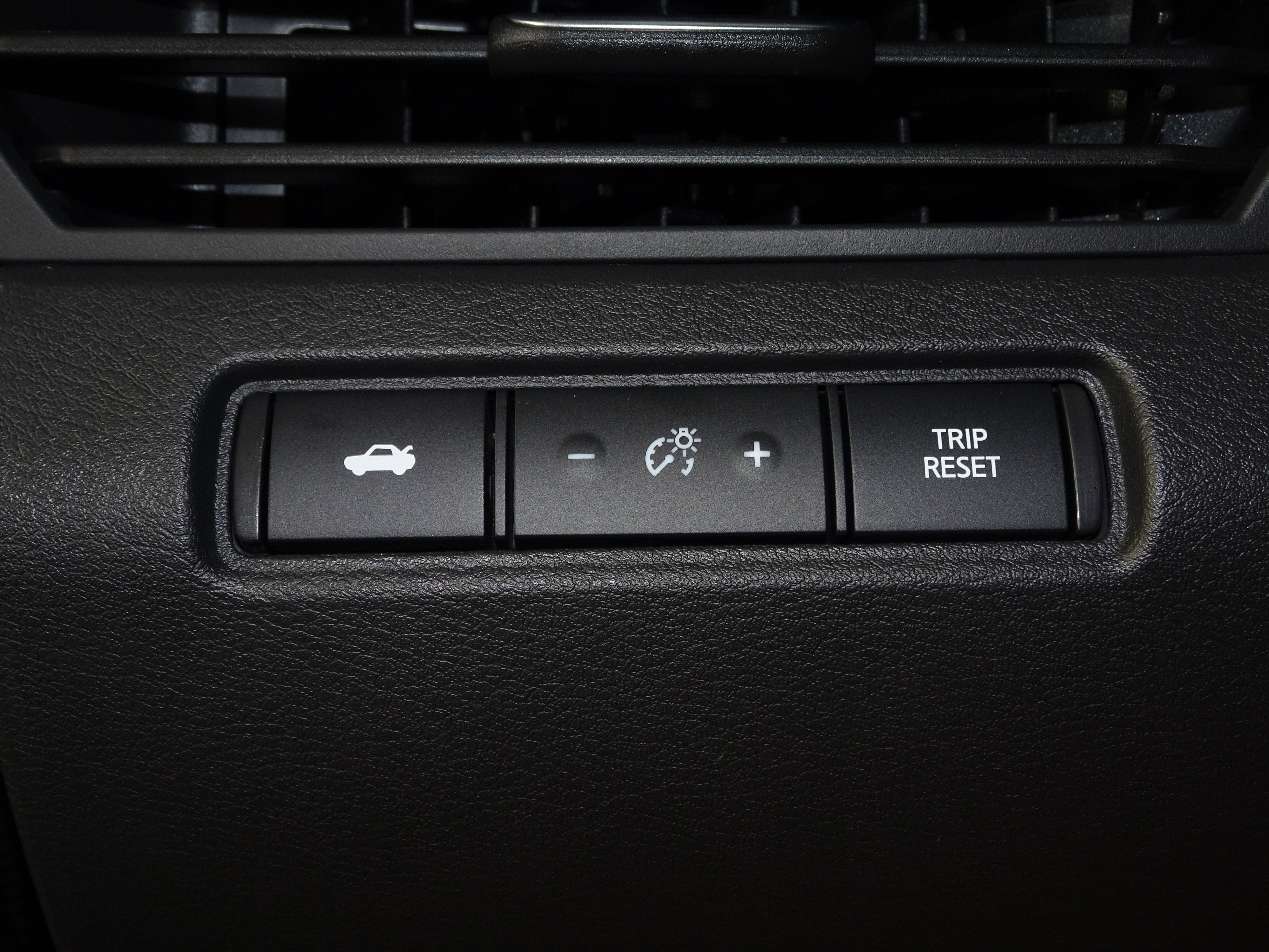 New 2025 Nissan Altima 2.5 SR w/ SR Premium Package image 32