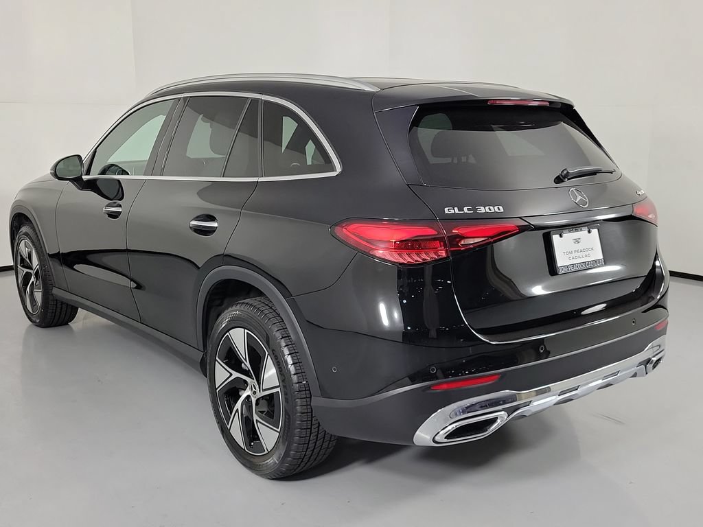 Used 2024 Mercedes-Benz GLC 300 4MATIC image 4