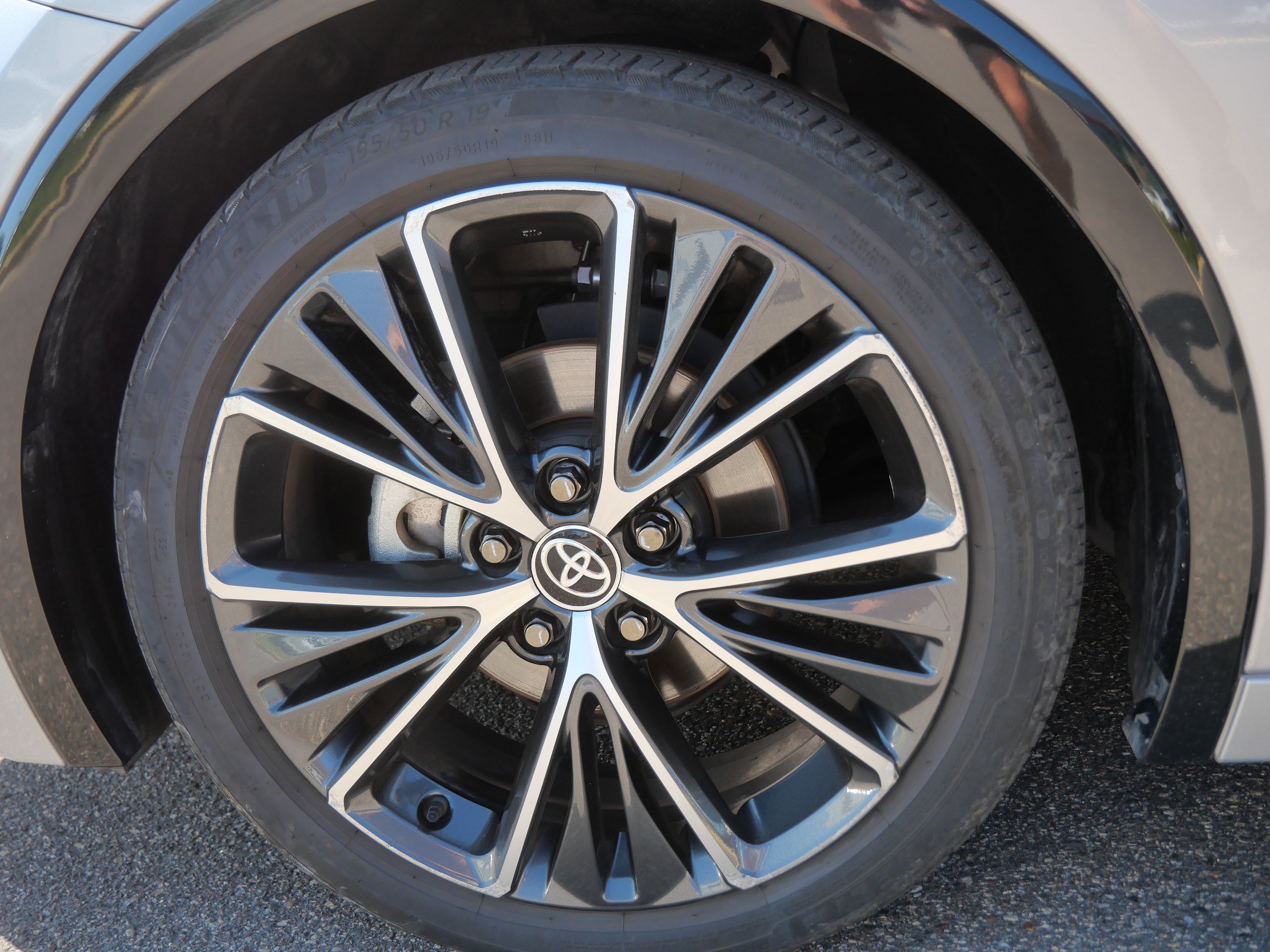 Certified 2025 Toyota Prius XLE FWD image 16