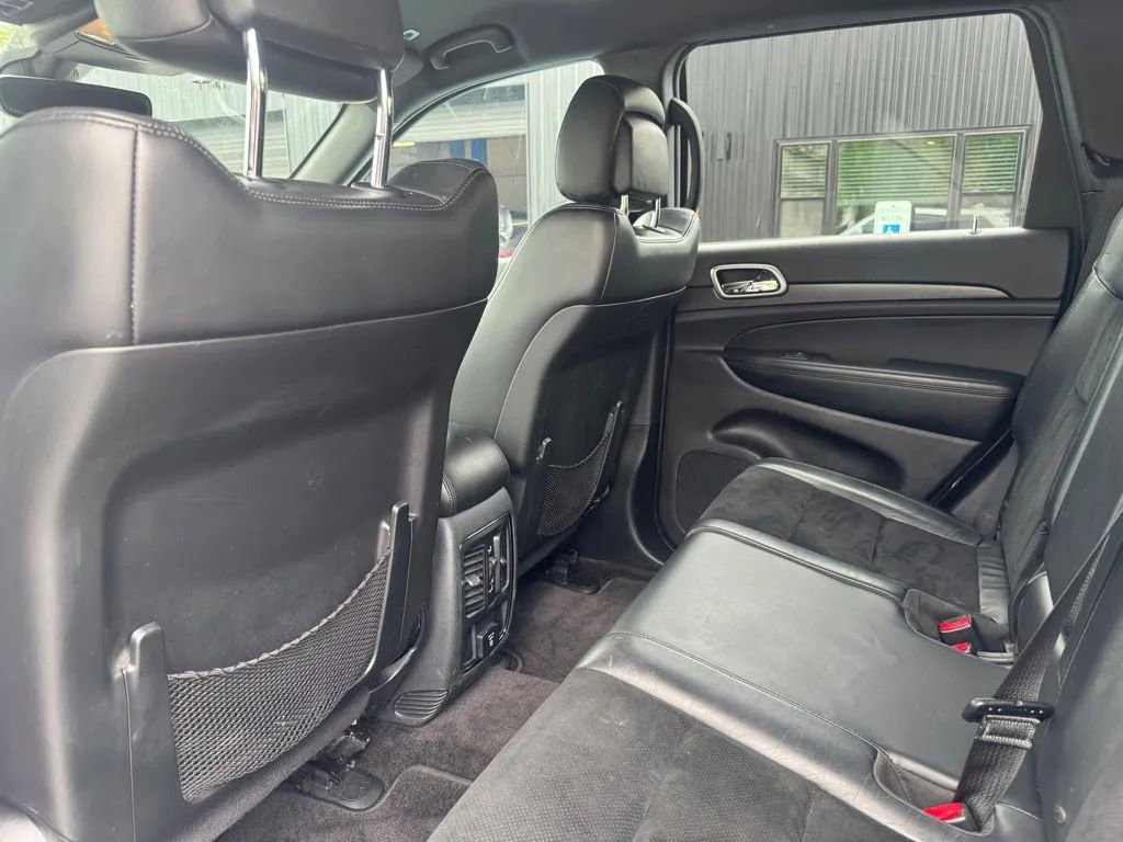 Used 2018 Jeep Grand Cherokee Altitude AWD/4WD image 6