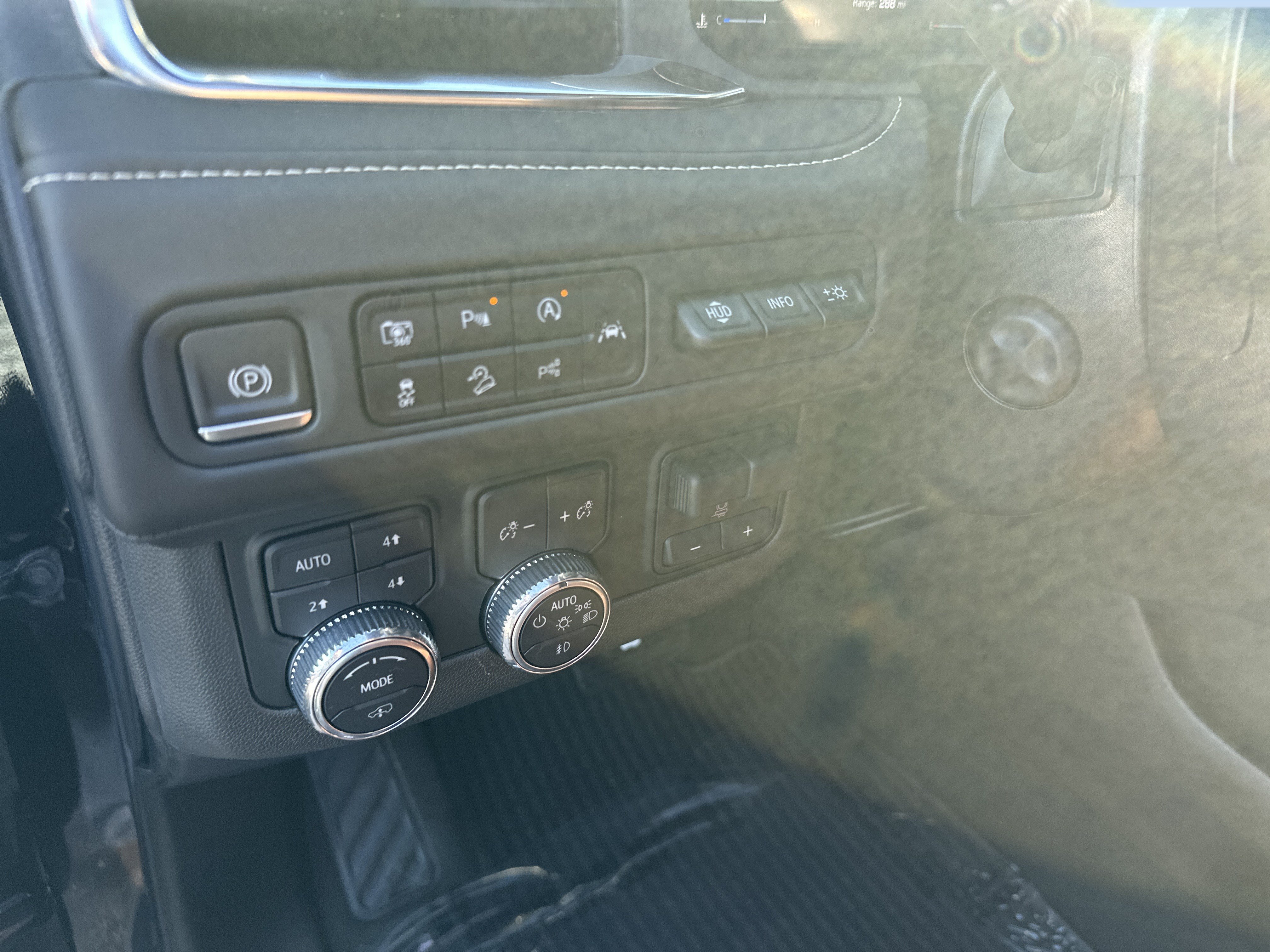 Certified 2023 GMC Yukon Denali Ultimate AWD/4WD image 15