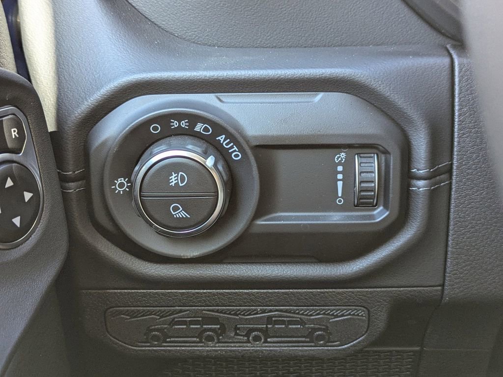 Used 2025 Jeep Gladiator Sport image 23