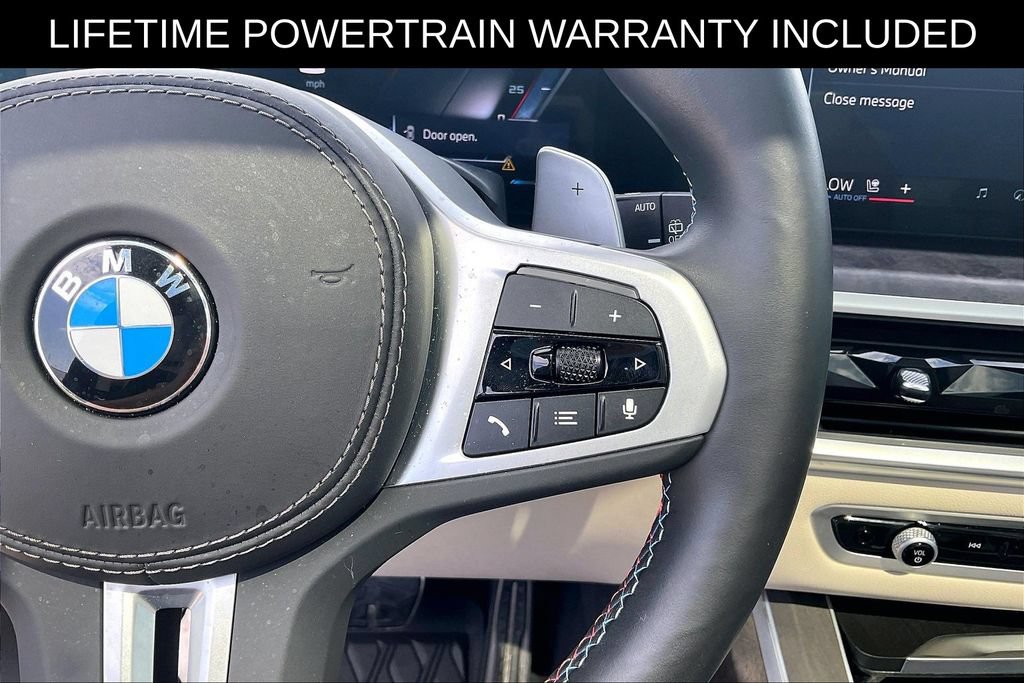 Used 2025 BMW X7 M60i AWD/4WD image 17