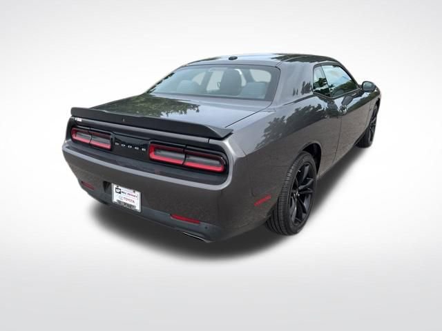Used 2018 Dodge Challenger R/T w/ Driver Convenience Group RWD image 5