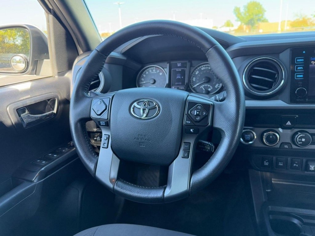 Used 2019 Toyota Tacoma TRD Sport image 12