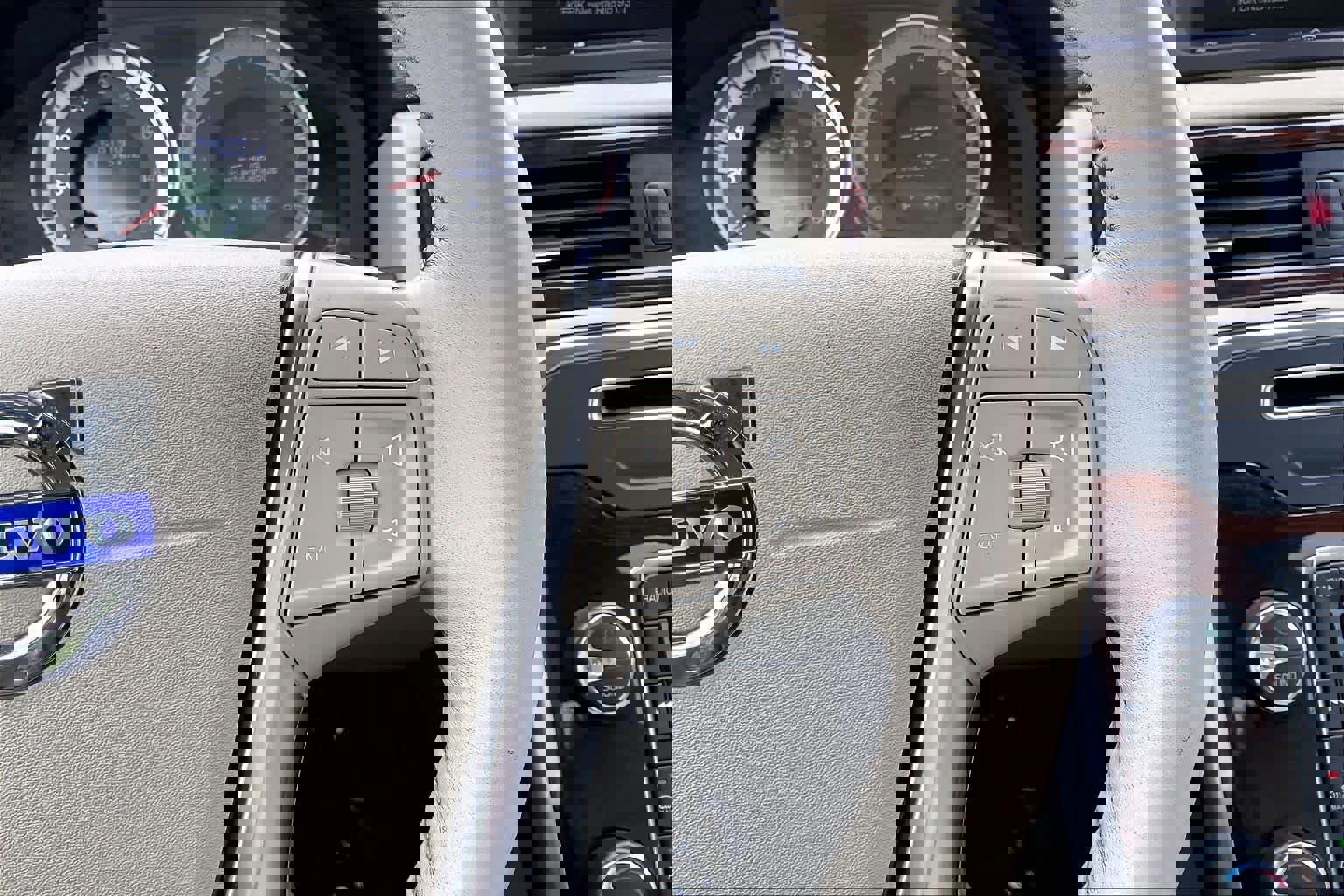 Used 2012 Volvo S80 3.2 image 22