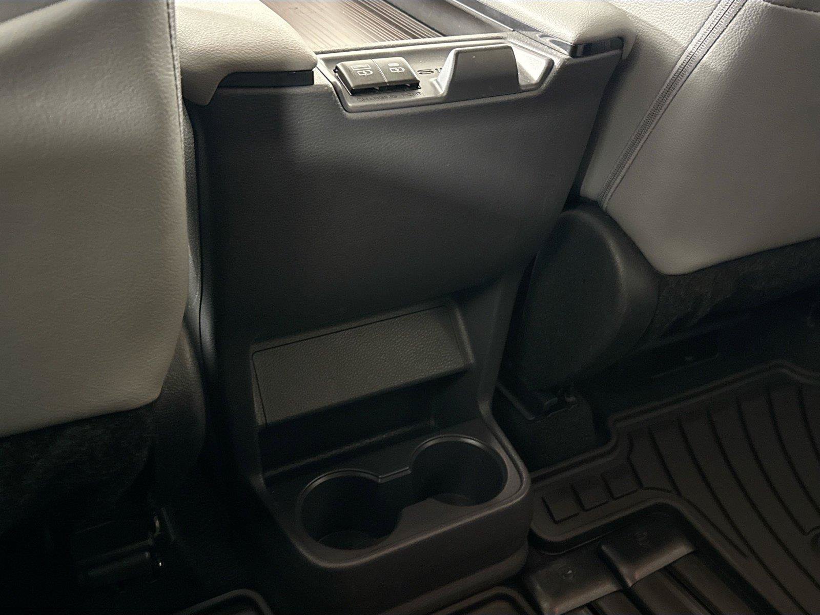 Certified 2024 Toyota Sienna XLE FWD image 35