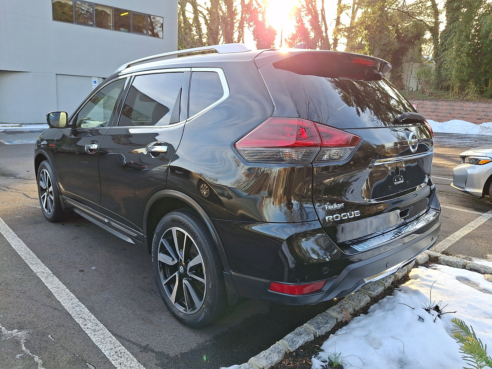 Certified 2019 Nissan Rogue SL w/ Premium Package image 5