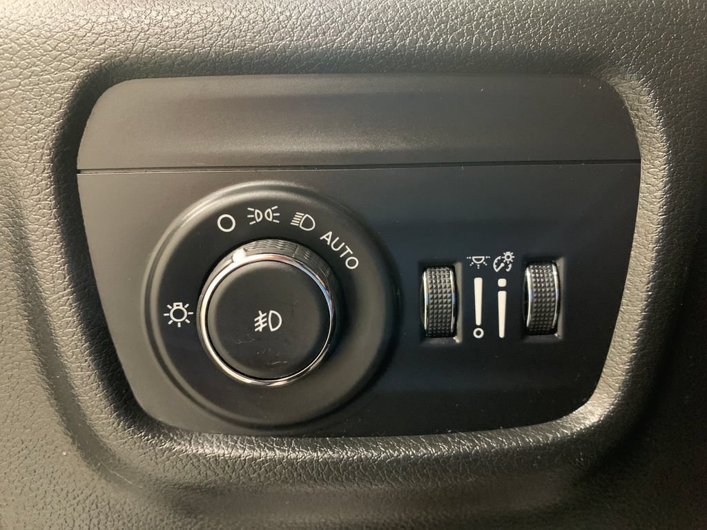 Used 2022 Jeep Grand Cherokee Limited AWD/4WD image 27