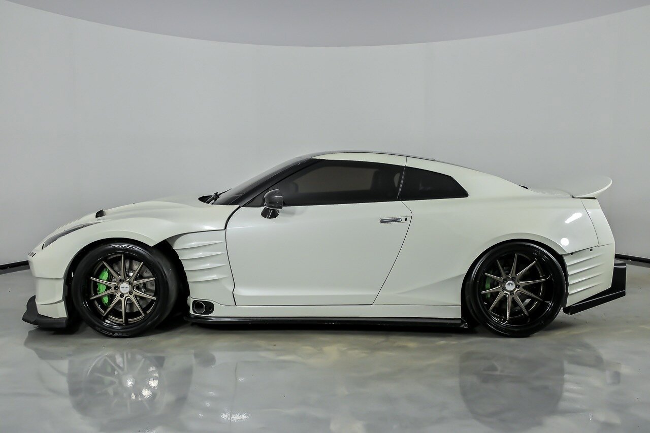 Used 2013 Nissan GT-R Premium AWD/4WD image 8