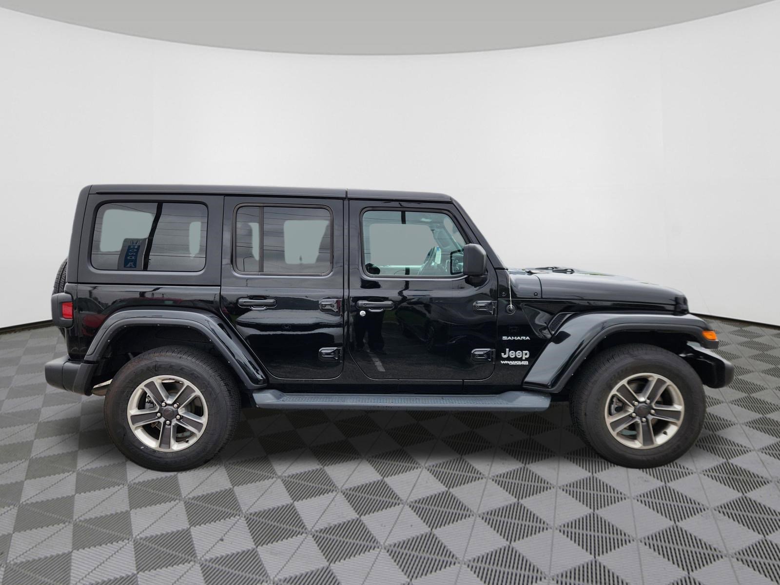Used 2022 Jeep Wrangler Unlimited Sahara AWD/4WD image 6