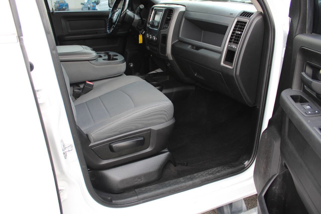 Used 2018 RAM 2500 Tradesman w/ Chrome Appearance Group image 38