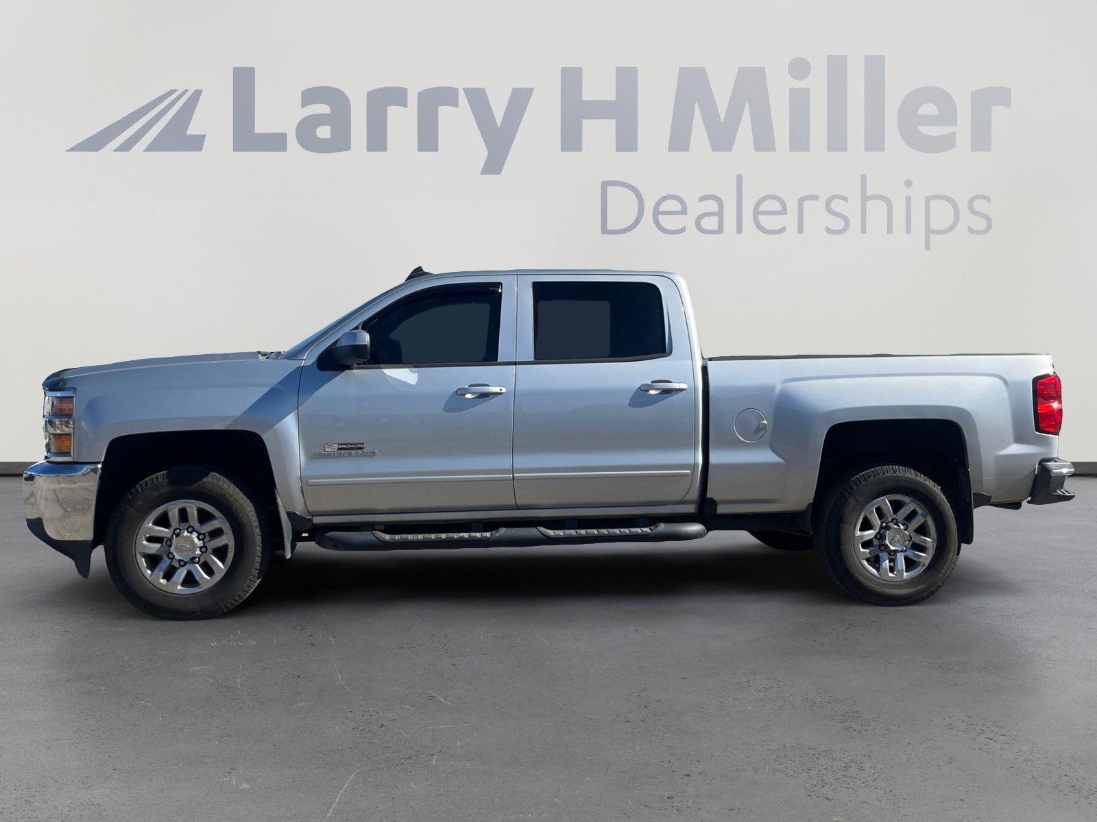 Used 2019 Chevrolet Silverado 2500 LT image 2
