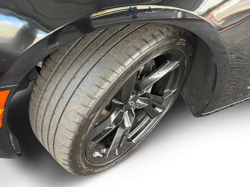 Used 2020 Chevrolet Camaro SS RWD image 9