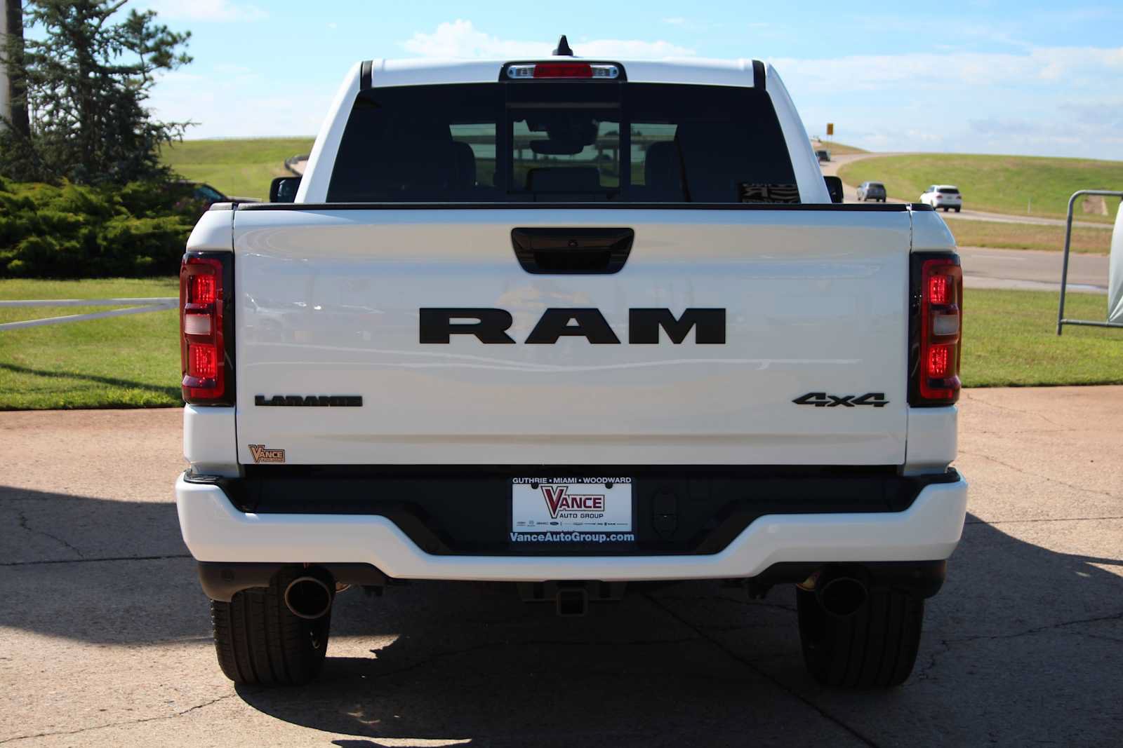 Used 2025 RAM 1500 Laramie w/ Night Edition AWD/4WD image 10