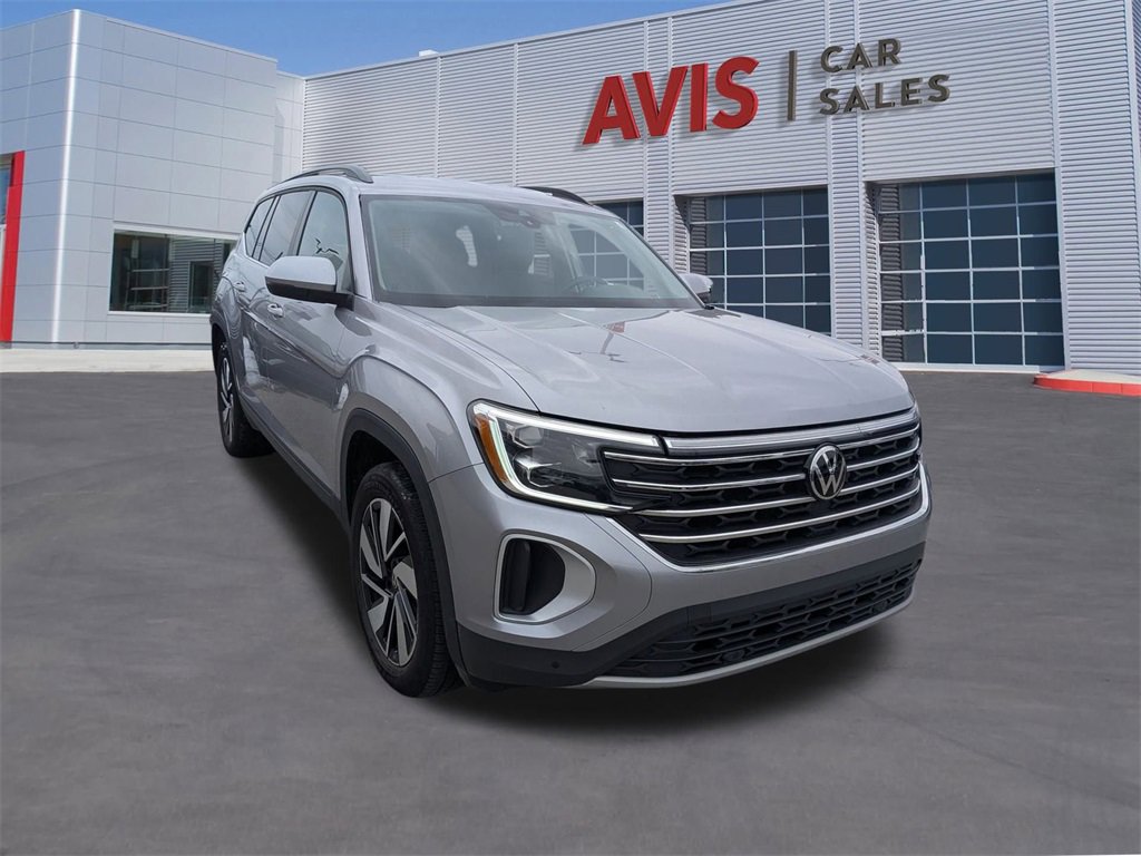 Used 2024 Volkswagen Atlas SE image 3