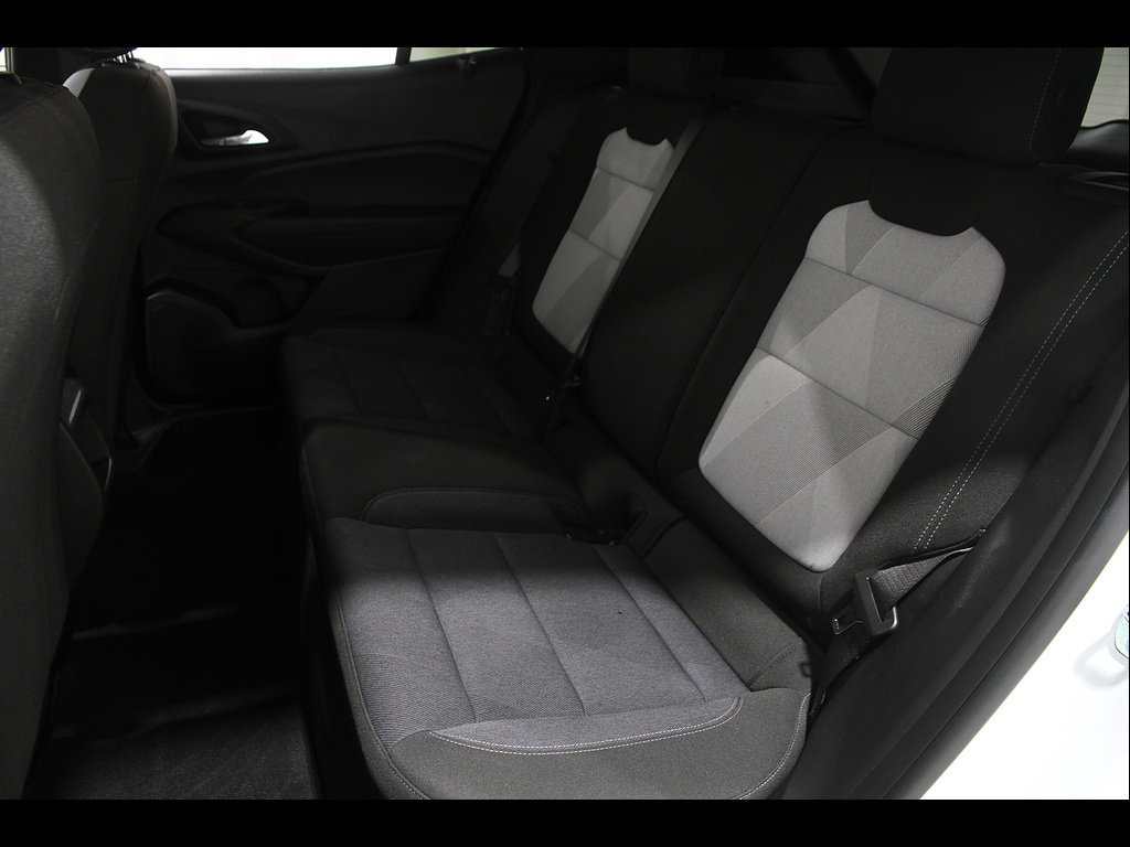 Certified 2024 Chevrolet Trax RS FWD image 18