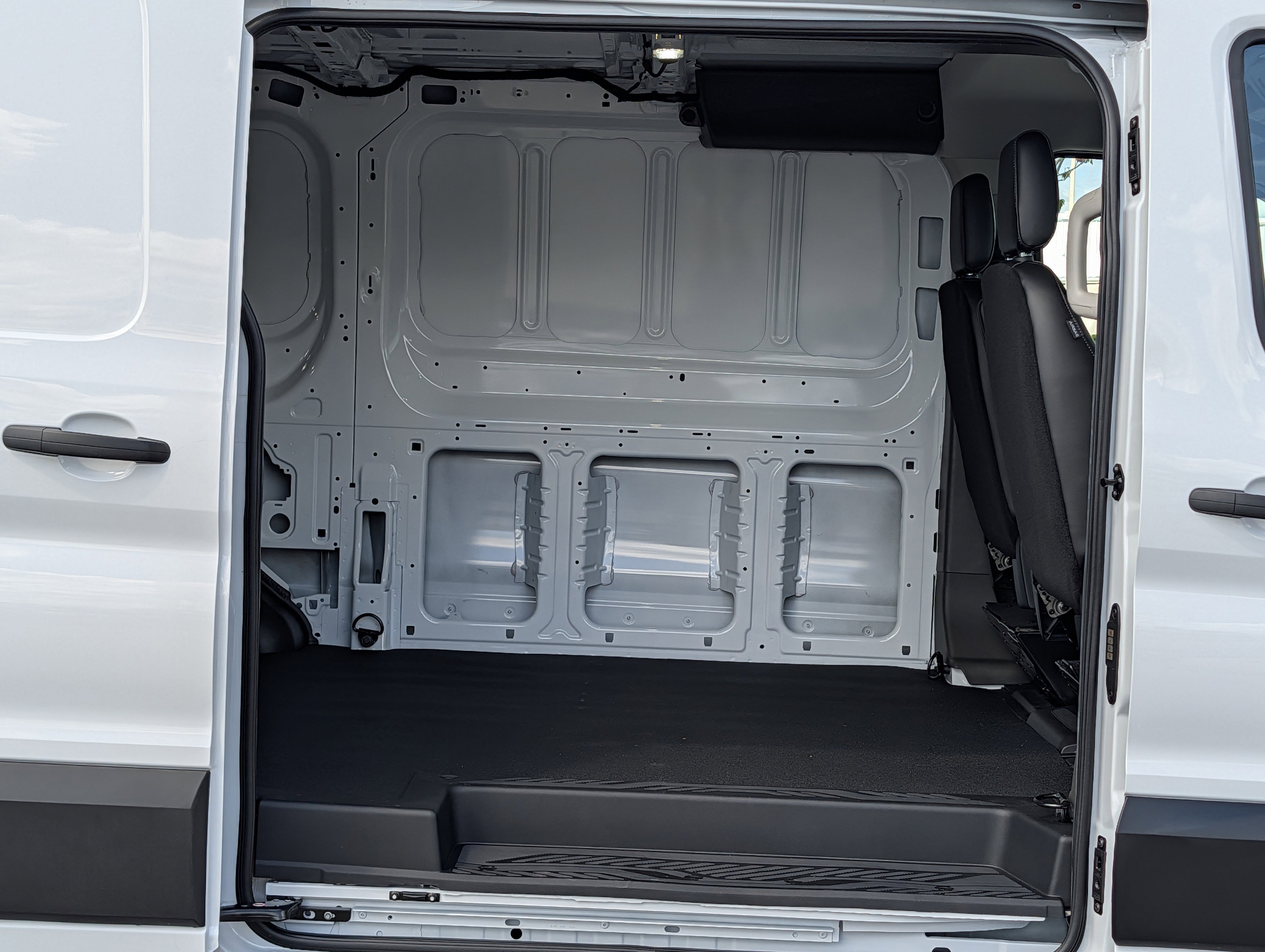 New 2026 Ford Transit 250 Low Roof RWD image 15