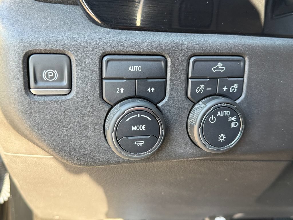 Used 2022 Chevrolet Silverado 1500 LT AWD/4WD image 21