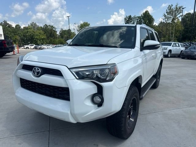 Used 2017 Toyota 4Runner SR5 Premium RWD image 2