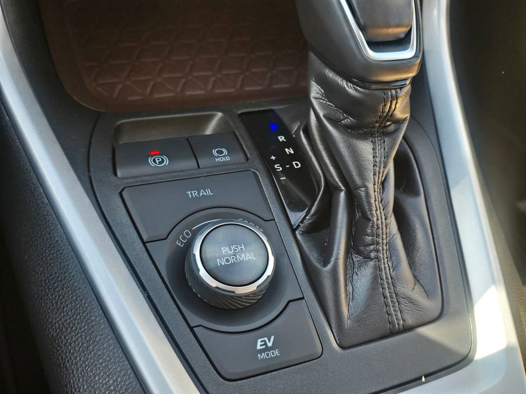 Used 2020 Toyota RAV4 Limited w/ Limited Grade Weather Package AWD/4WD image 23