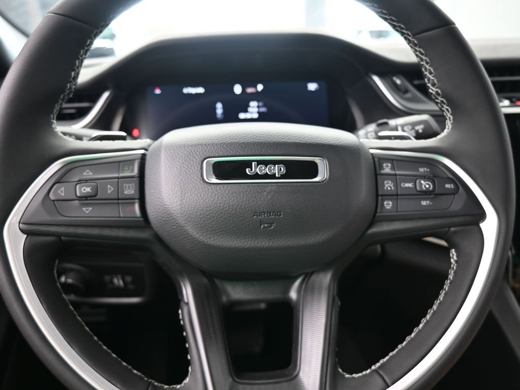 New 2025 Jeep Grand Cherokee Altitude image 25