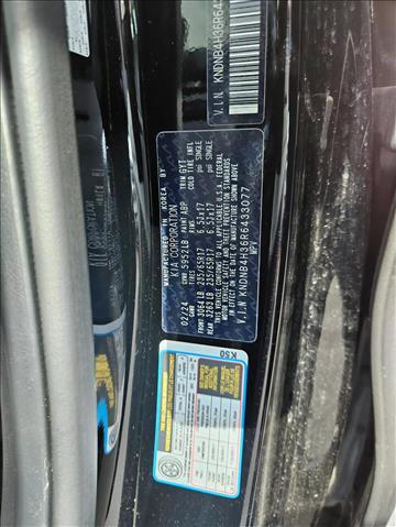 Used 2024 Kia Carnival LX image 22