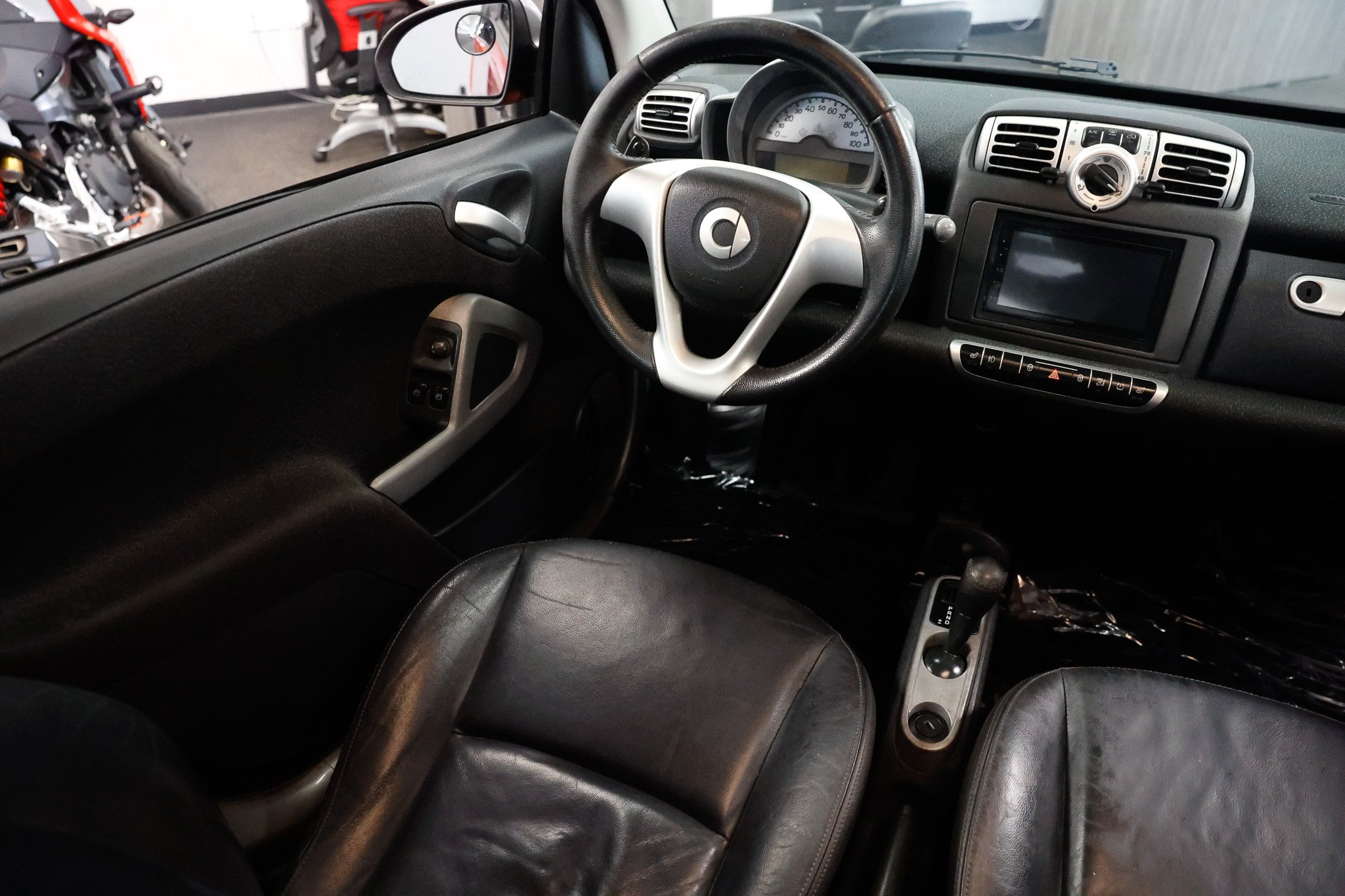 Used 2008 smart fortwo pure RWD image 18